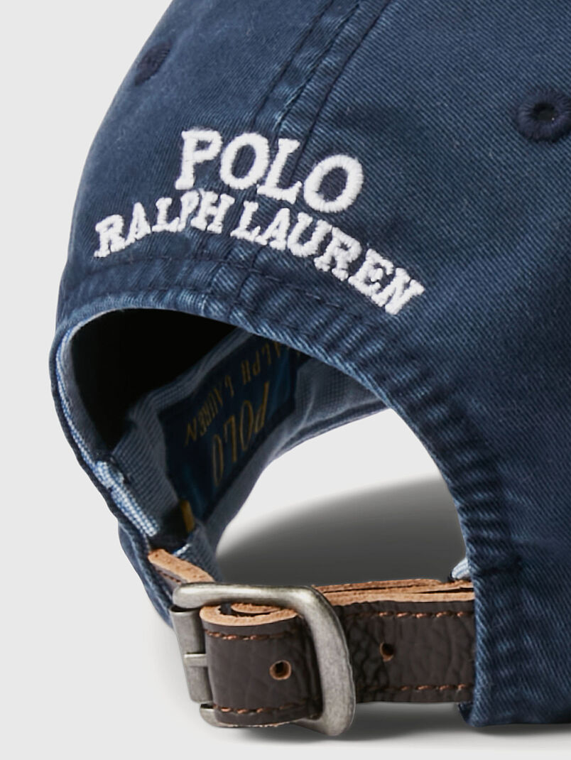 Hat with embroidered logo - 3