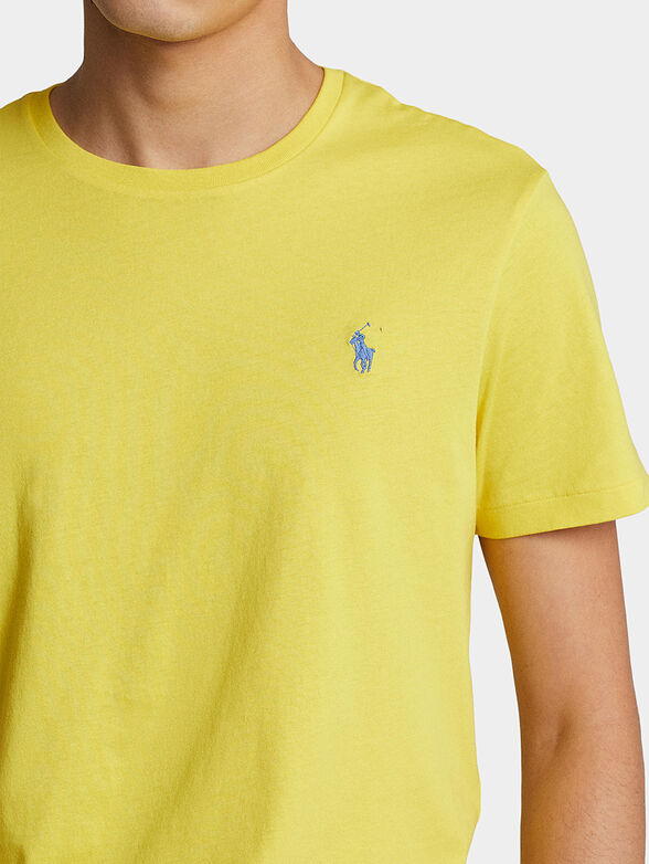 T-shirt in yellow with logo accent - 4