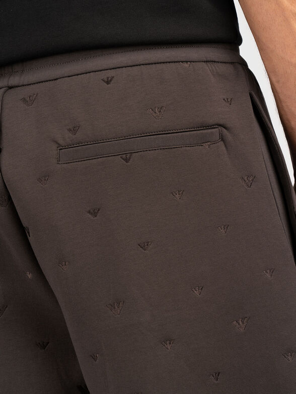Sports shorts with logo embroidery - 4