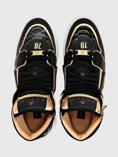 Sports shoes with gold accents - 5