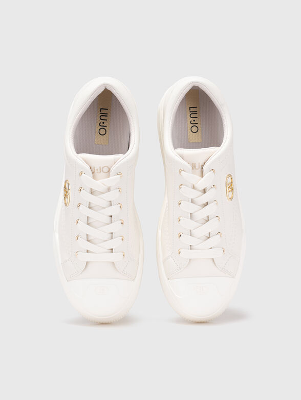 Sneakers with a logo detail - 6