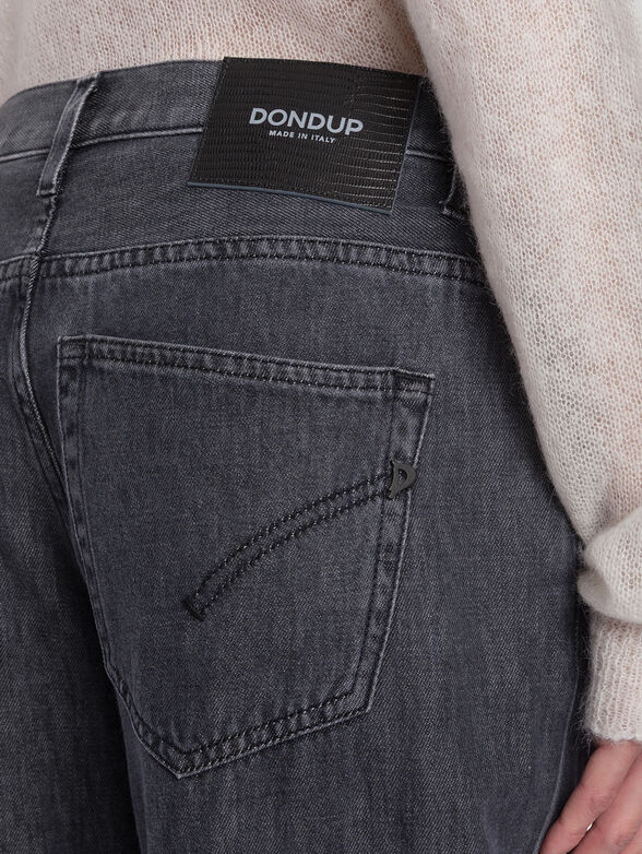 jeans with relaxed fit and mid rise waist - 3