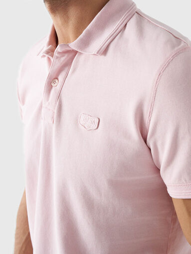 Pale pink polo shirt with logo patch accent - 5