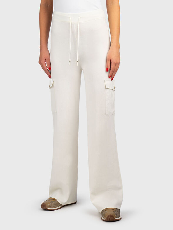 Sports pants with cargo pockets - 1