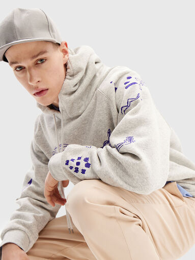 Sweatshirt with accent embroideries - 4