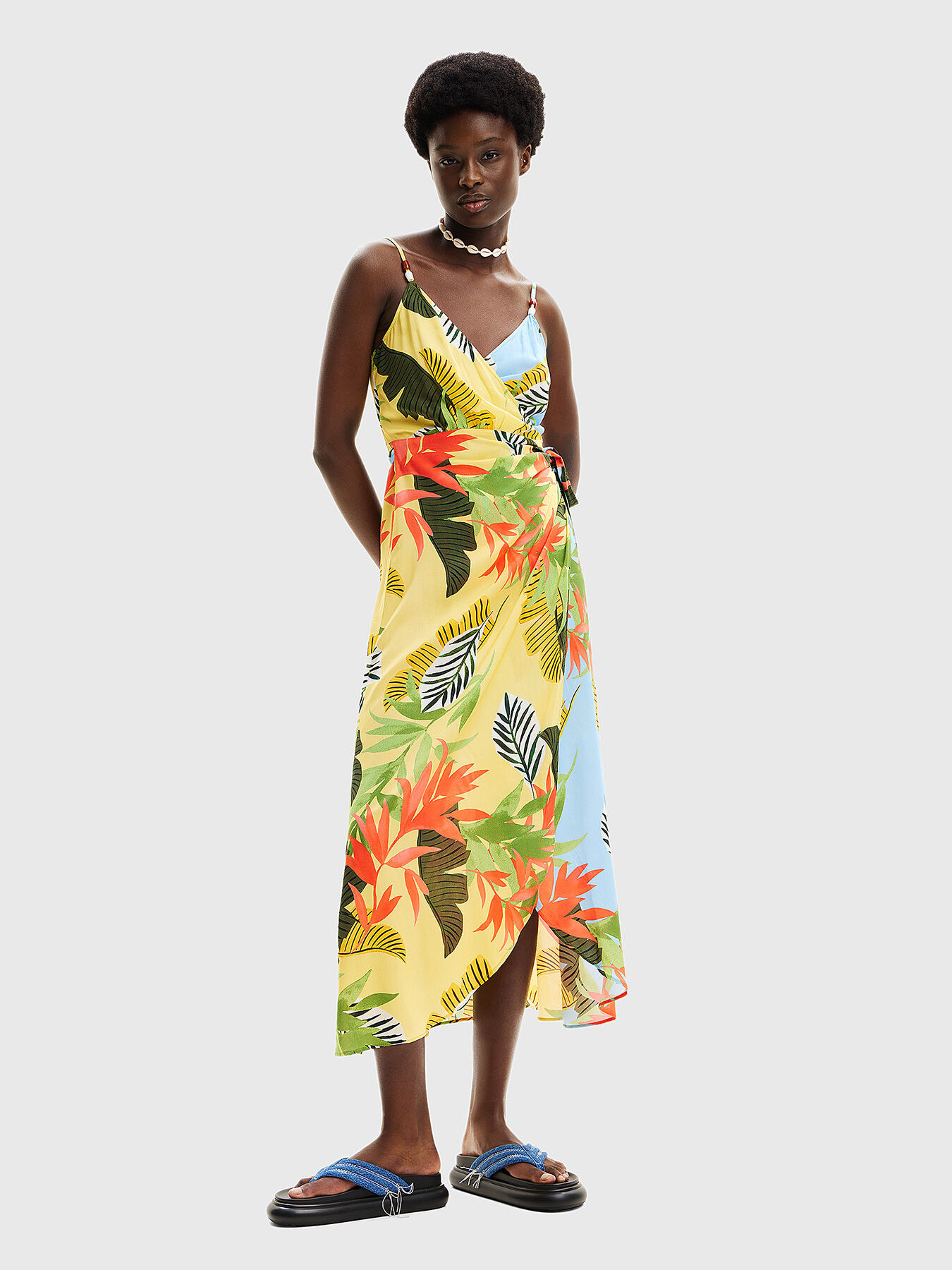 Beach dress with floral print brand DESIGUAL Globalbrandsstore en