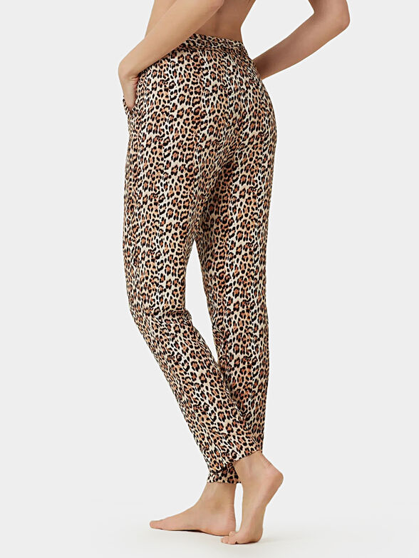 WILD CASHMERE trousers with animal print - 2