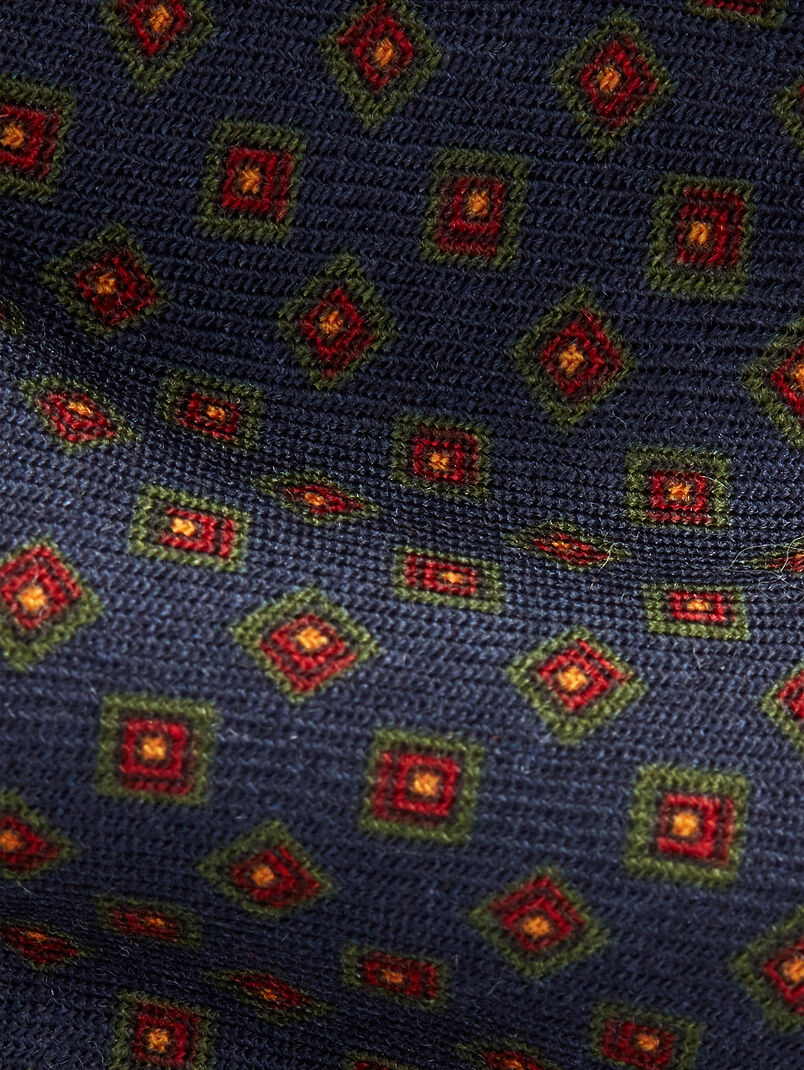 Woolen tie with geometric accents - 3