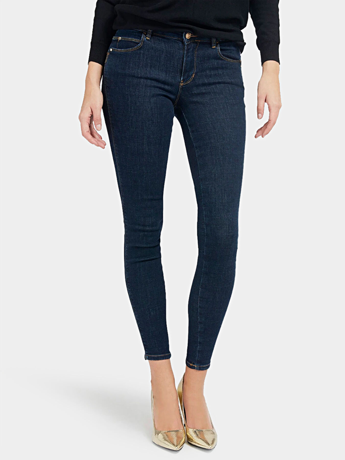 CURVE X Jeans brand GUESS Globalbrandsstore en