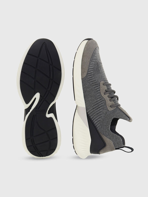 Grey sports shoes - 4