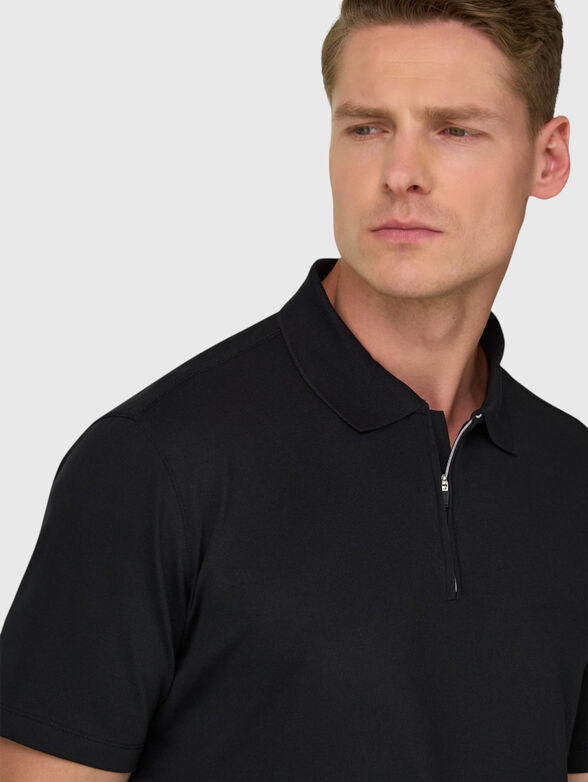 Short sleeved polo shirt with zip - 4