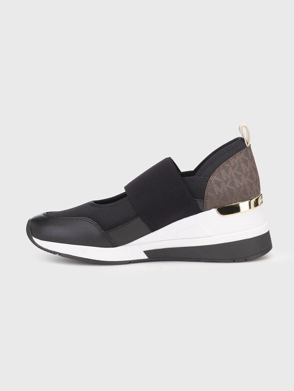 Black sneakers with logo details - 4