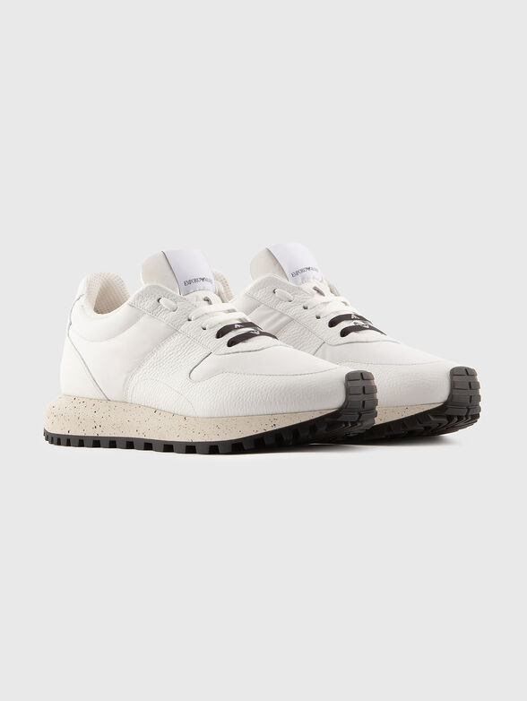 Sports shoes with logo - 2
