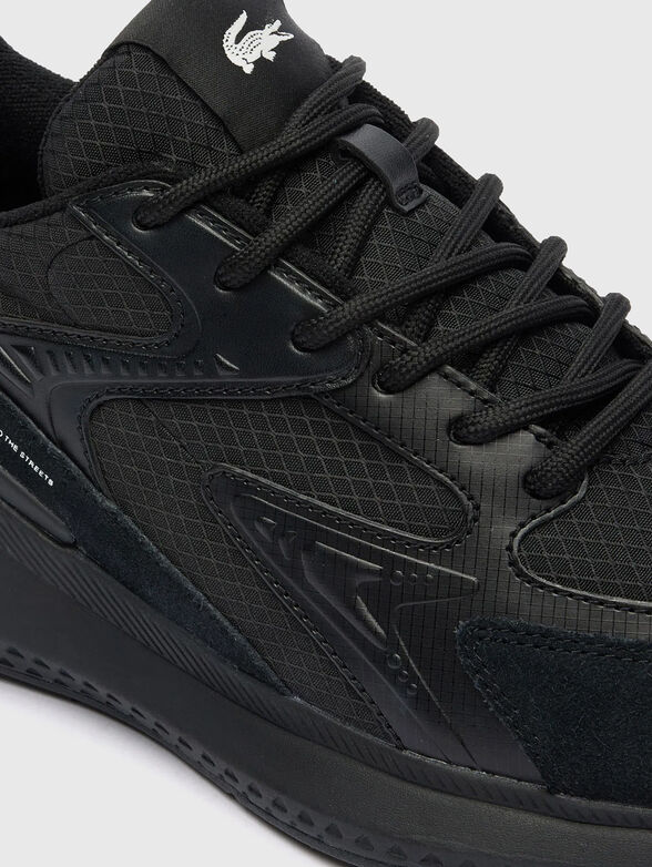 Sports shoes with logo - 4