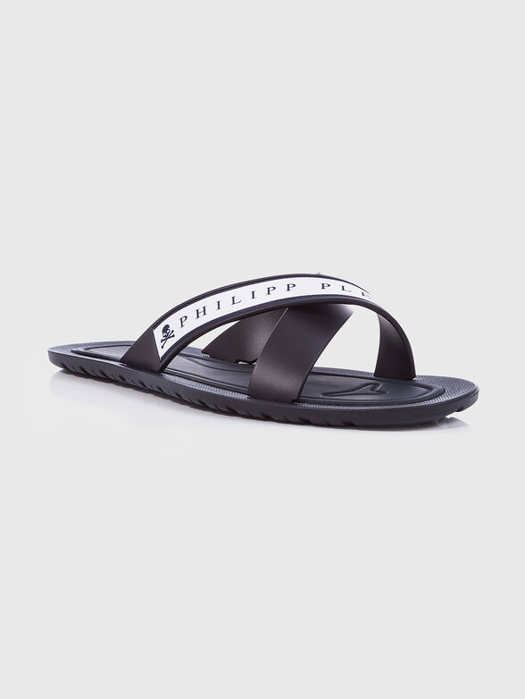 Black beach slippers with logo detail - 2