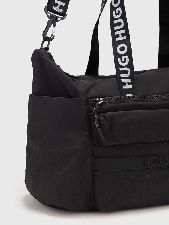 COLYNS bag with logo accents - 5