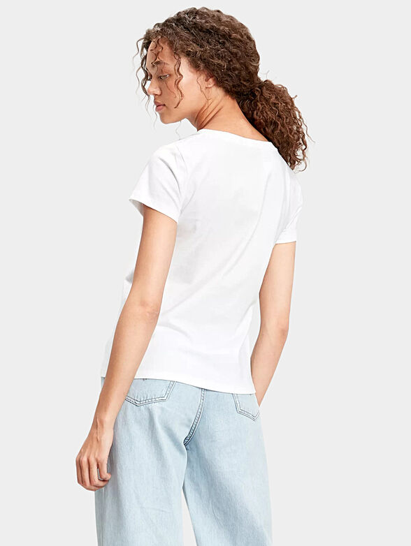 Levi’s® white T-shirt with V-neck - 2
