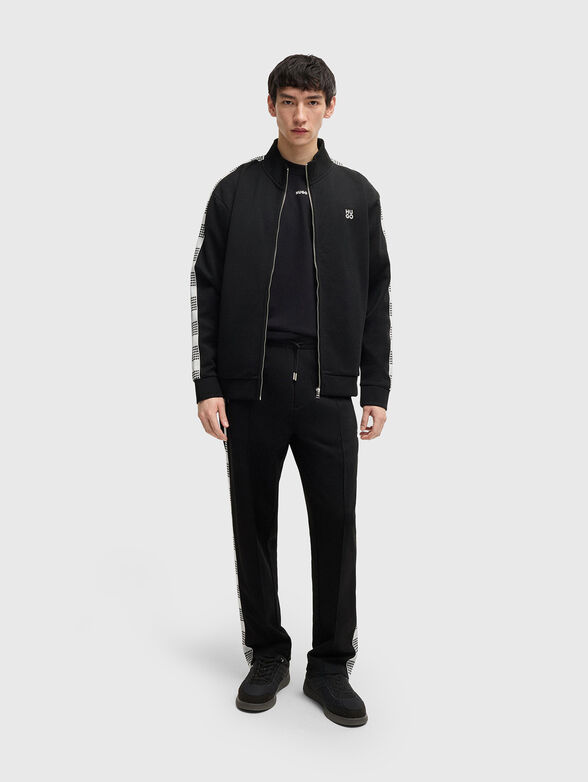 Sweatshirt with zip and contrast edge - 1