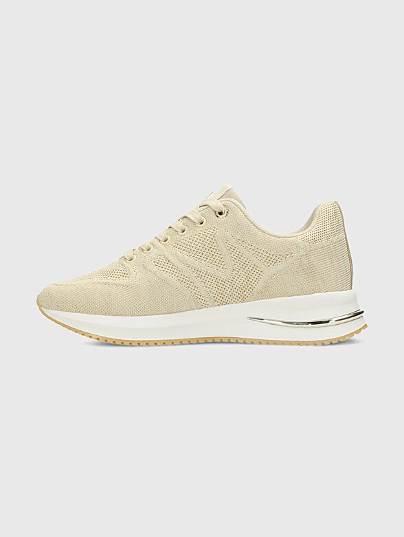 Beige sports shoes with mesh elements - 4