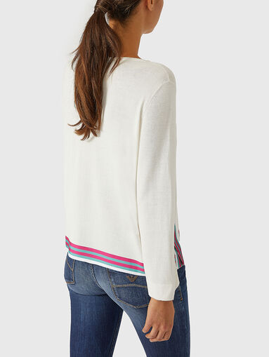 Sweater with multi-colored detail - 3