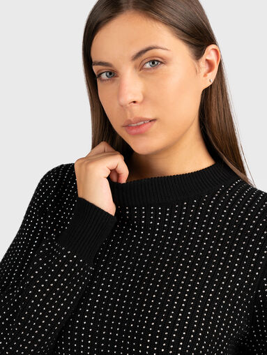 Sweater with appliqué rhinestones - 5
