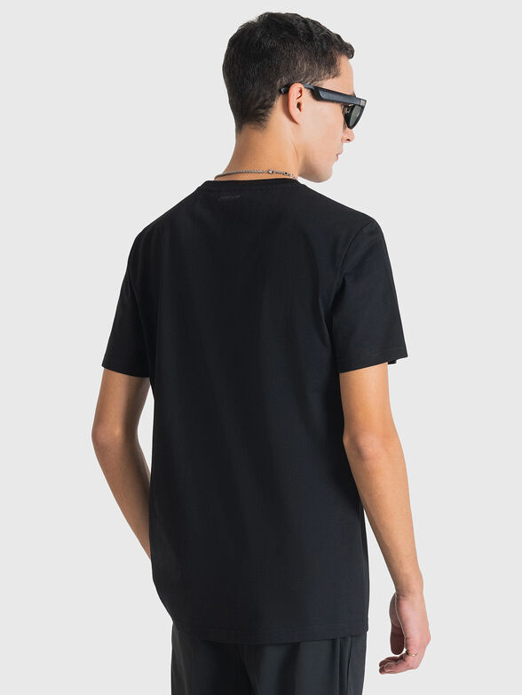 Black cotton T-shirt with contrаsting print - 2