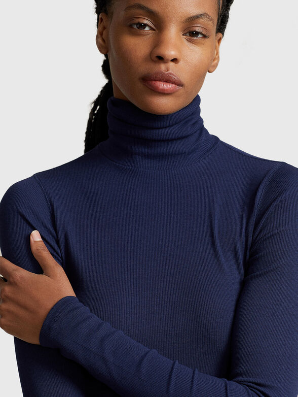 Dark blue sweater with turtleneck collar - 4