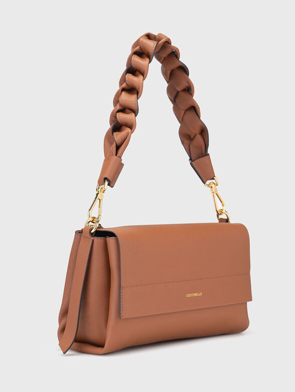 Leather bag with accent handle - 4