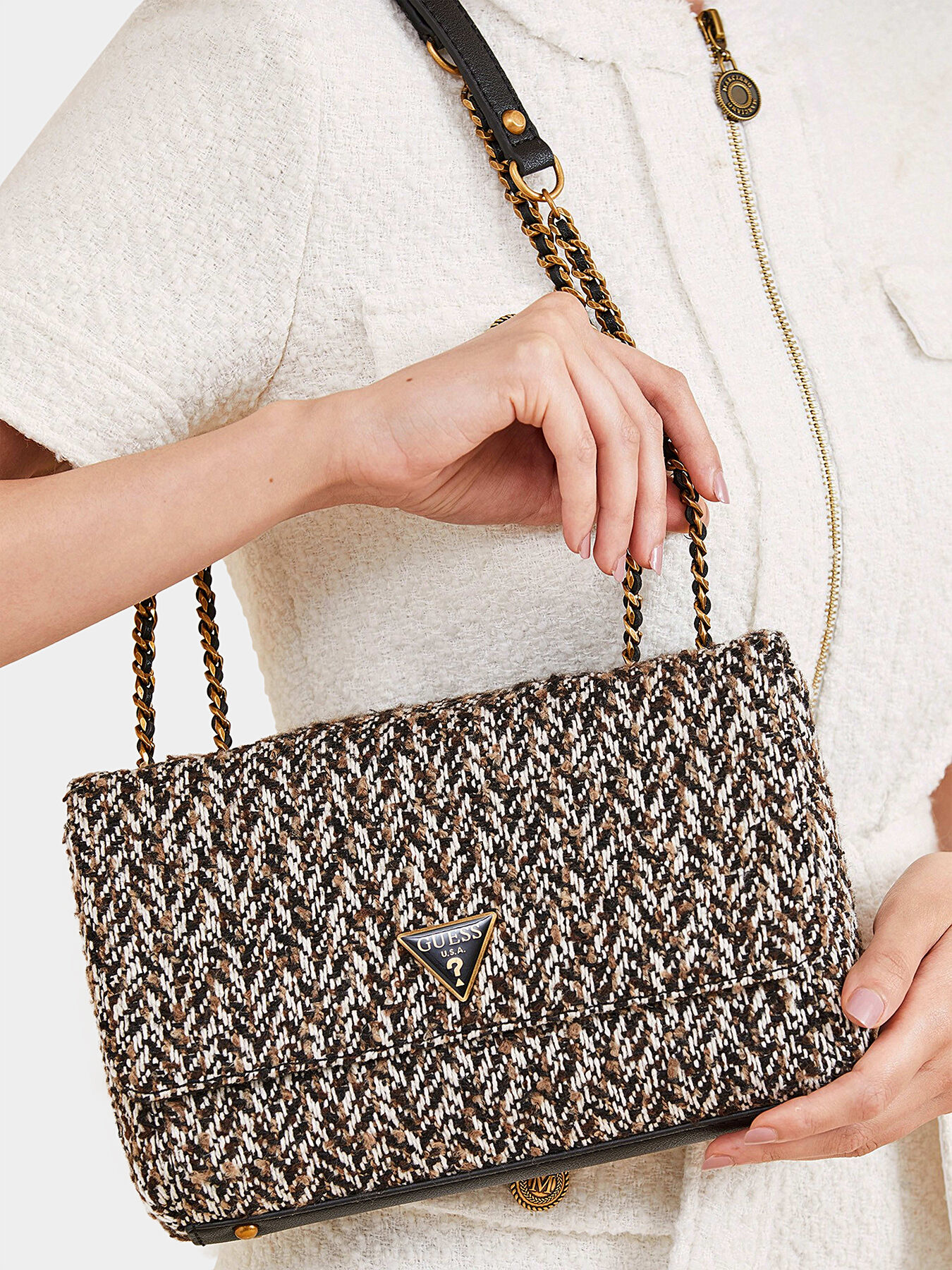 Cessily tweed crossbody bag brand GUESS Globalbrandsstore en