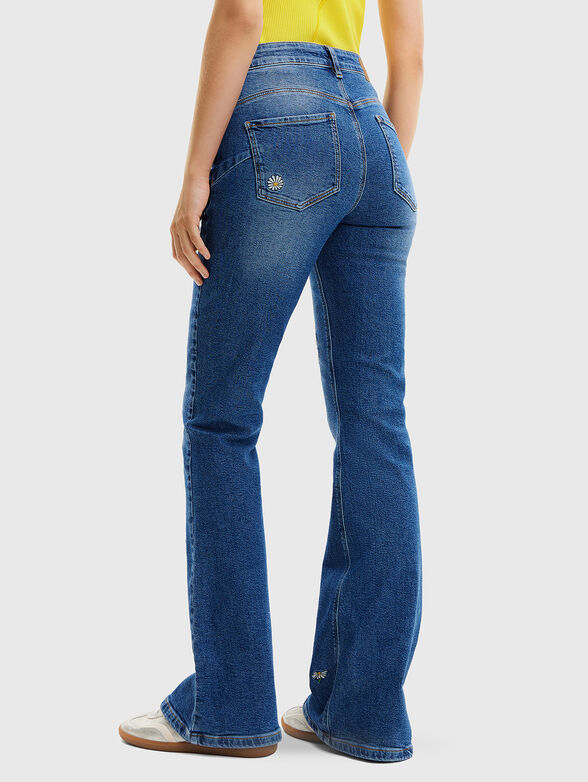 Straight jeans with embroidered flowers - 2