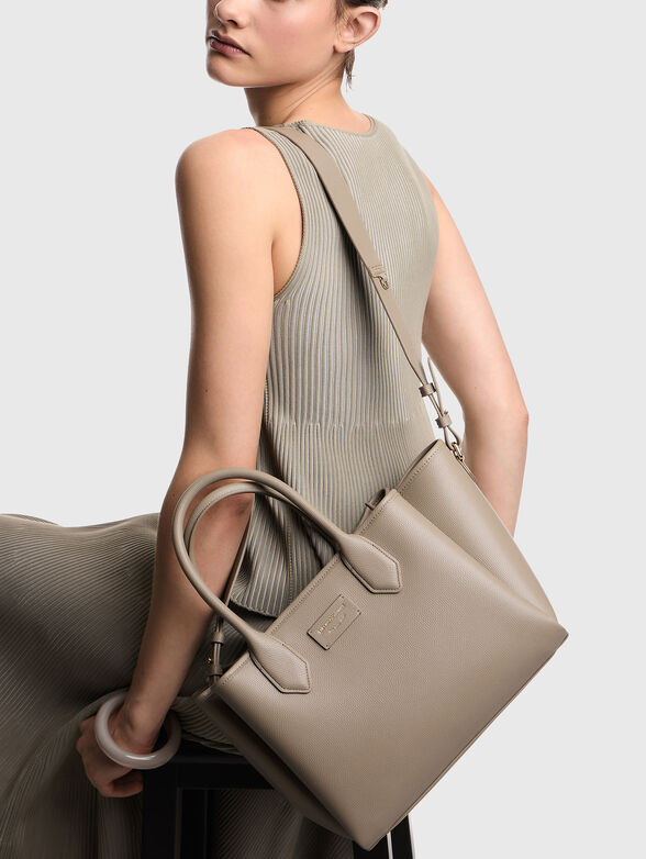 Bag with gold tone detail - 2