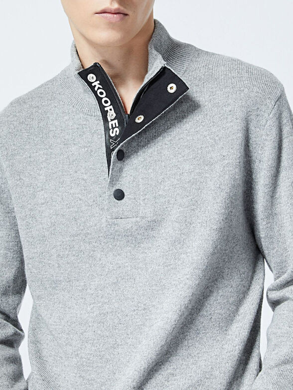 Cashmere sweater with logo details - 2