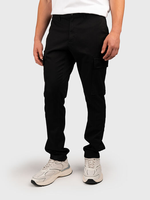 Cargo trousers in black colour