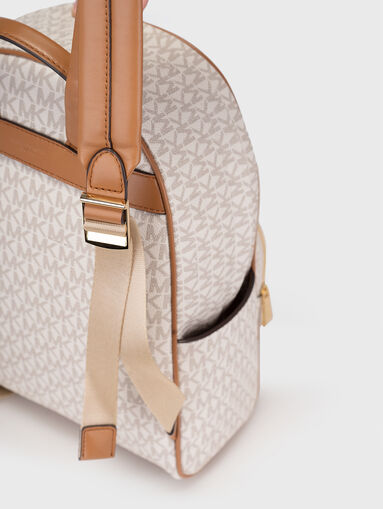 Backpack with monogram logo design - 3