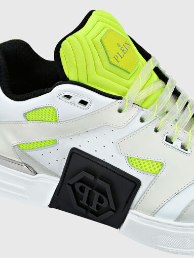 Leather sports shoes with blue accents - 3
