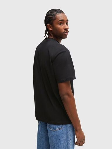 T-shirt with oval neckline - 3