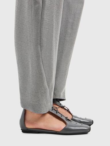 Trousers with wide legs in grey colour - 3
