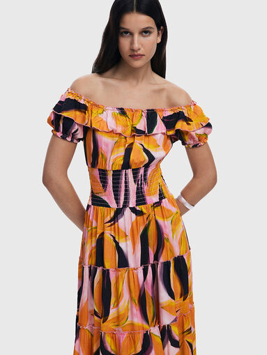 Dress with ruffles  - 3