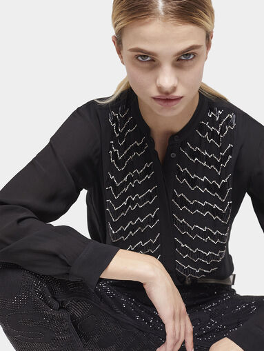 Shirt with shiny appliqués - 4