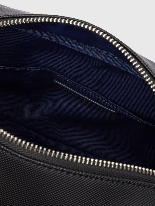 Black toiletry bag with logo accent - 4