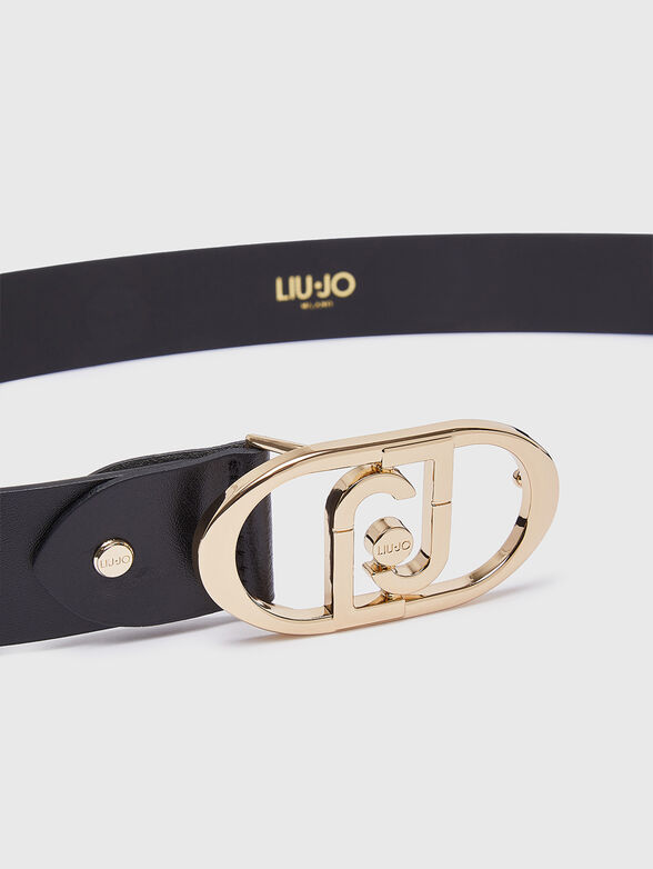 Leather belt with a gold-colored buckle - 3