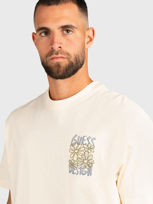 T-shirt with crew neck and floral embroidery - 3