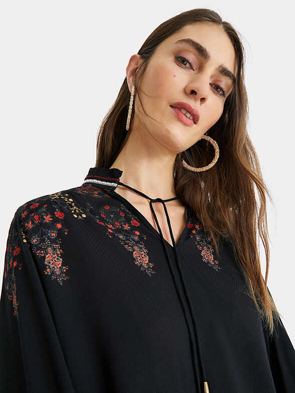 INDIRA Black blouse with floral print - 4