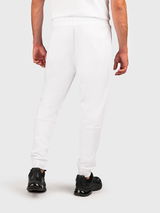 Бял спортен панталон от памучен бленд - 2