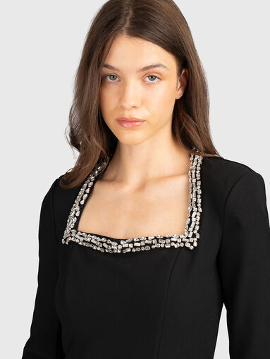 Long-sleeved dress with crystal appliqu&eacute;s - 4