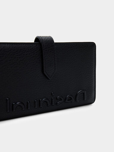 Black wallet with embossed logo - 4