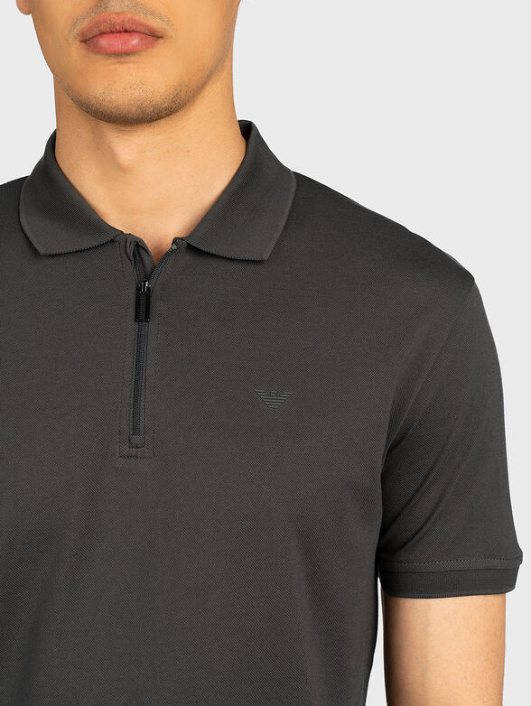 Polo-shirt with a zip - 4
