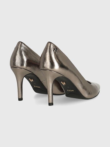 Heeled shoes in silver color - 3