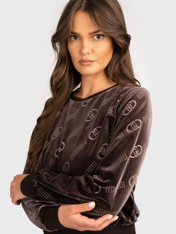 Brown sweatshirt with monogram - 4