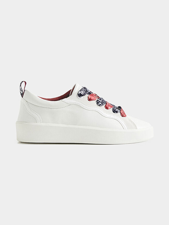 Sneakers with contrasting laces - 1